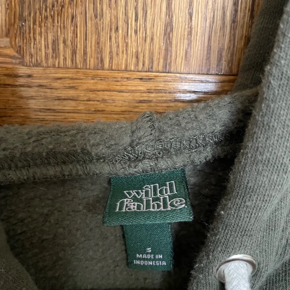 🦋 3 for $10 🦋 Wild Fable Forest Green Cropped Hoodie - Picture 3 of 3